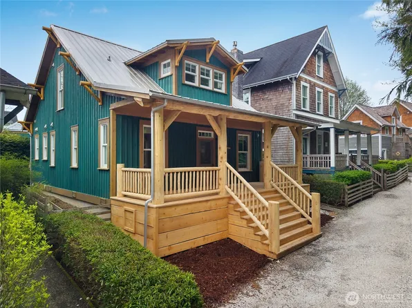 18 Primrose Lane, Pacific Beach, WA 98571