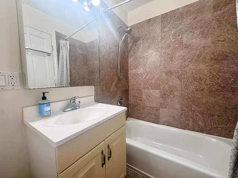 76 Commonwealth Ave #2B — Photo 4