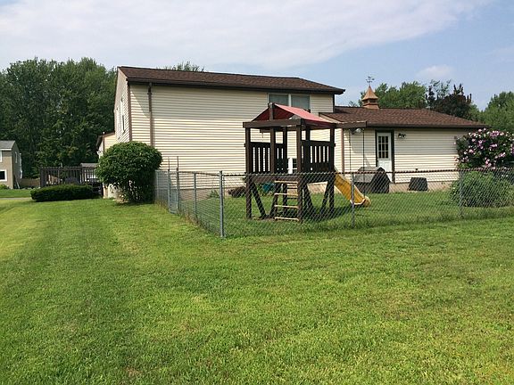 2nd image of 6158 Pinion Dr