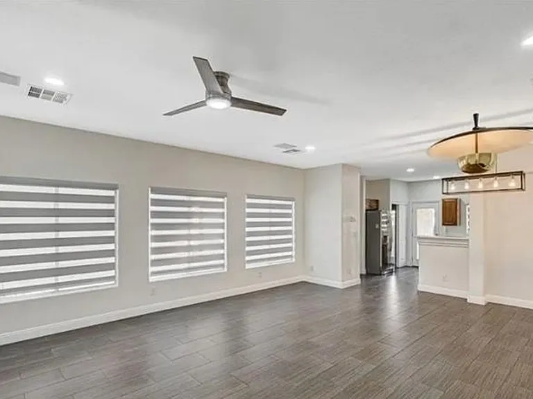 1684 Spotted Wolf Ave — Photo 3