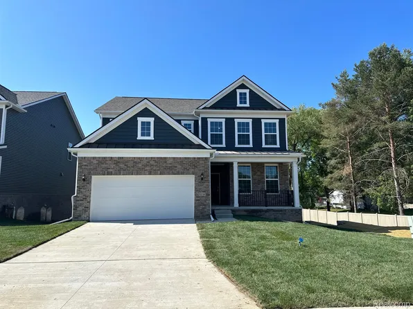 6013 Kingsley Ct, Clarkston, MI 48346