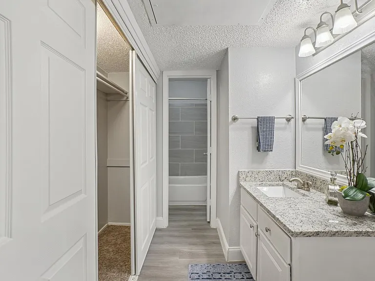 Don't Miss Out Biltmore Homes Leasing Fast — Photo 28