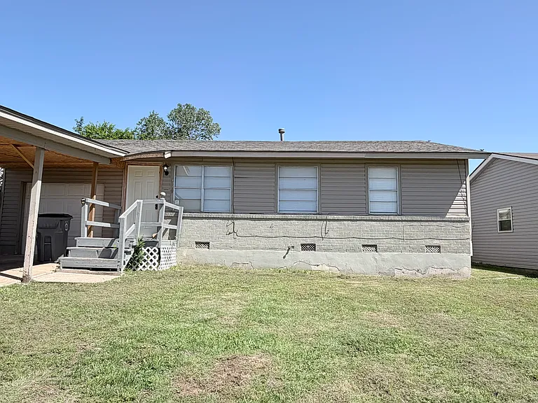 5319 NW Oak Ave — Photo 9