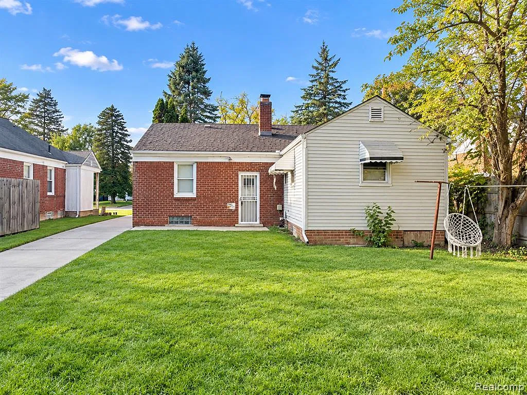 3 bed, 1.5 bath, 1531 sqft, $1,750 — Photo 3