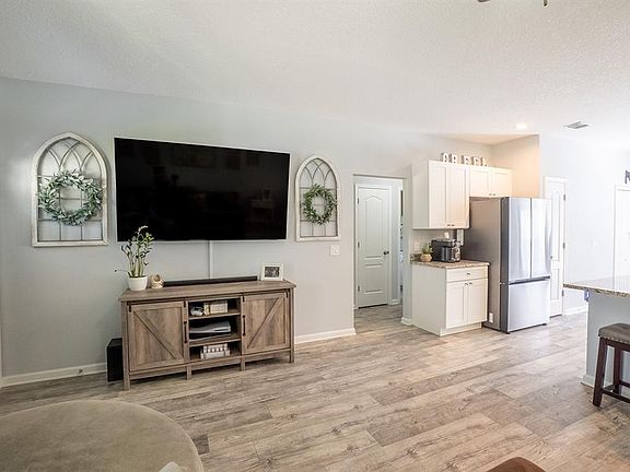 4th image of 10410 ZIGLER AVENUE