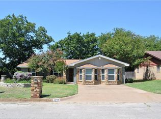 1206 S Rusk St, Weatherford, TX 76086