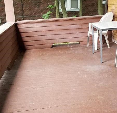 Seperate Front Porches