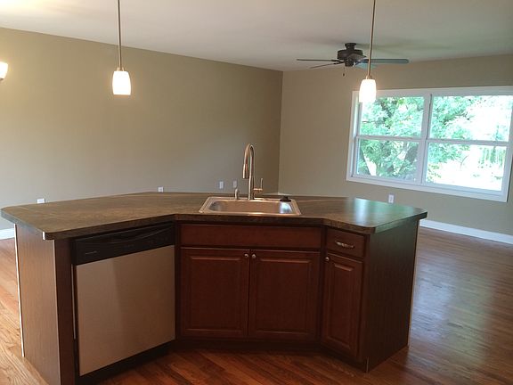 4th image of 1692 Forester Dr
