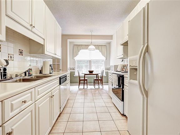 4th image of 6748 Sassafras Dr