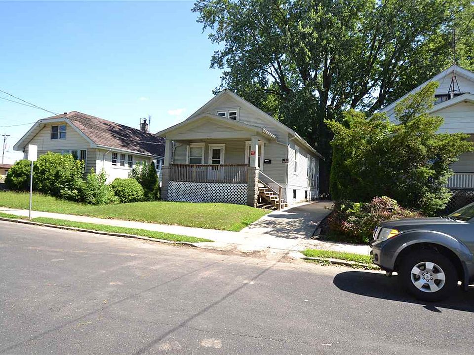 2nd image of 716 E Republic St