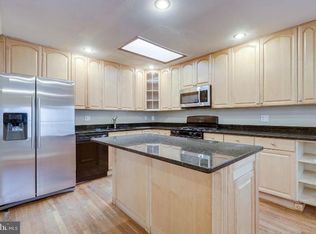 1860 Griffith Rd, Falls Church, VA 22043