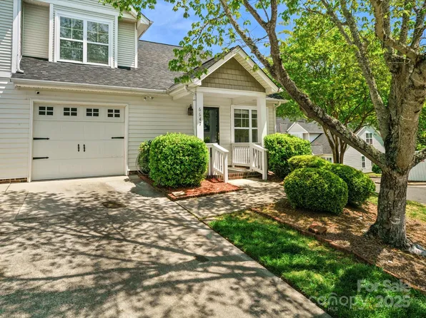 6647 Vlosi Dr, Charlotte, NC 28226