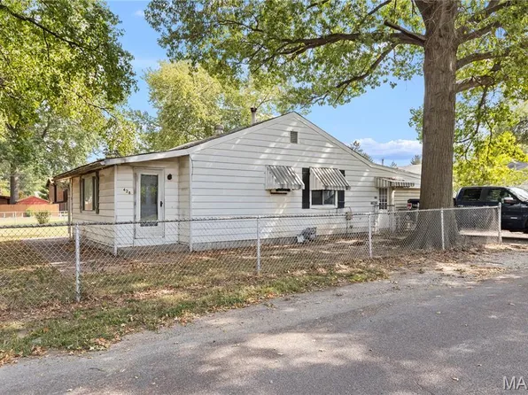 428 Whitelaw Ave, East Alton, IL 62024