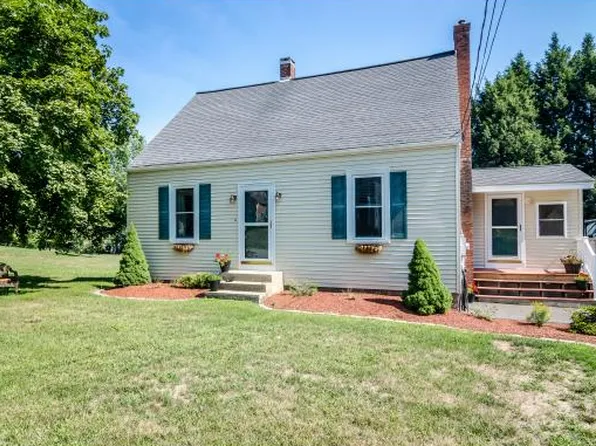 9 Pleasant St, Merrimack, NH 03054