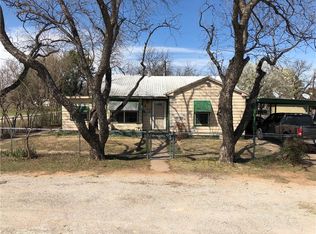 512 Medcalf Dr, Bangs, TX 76823