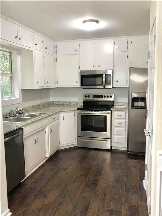 2nd image of 40 Robin Dr
