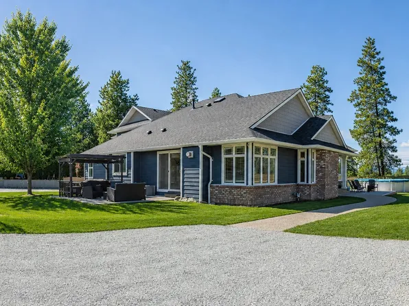 3350 Larkspur Ct, Kelowna, BC V1W 4S7