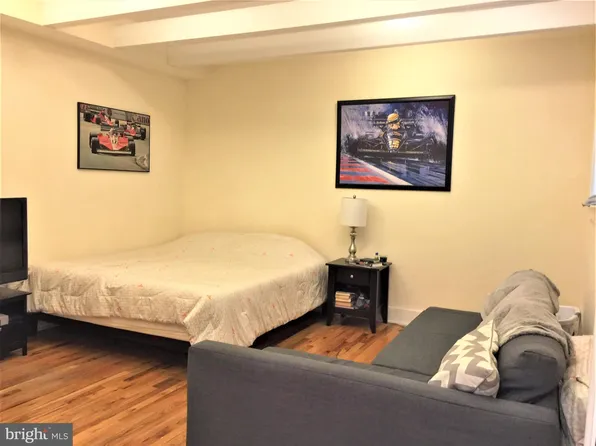 170 Grape St, Philadelphia, PA 19127