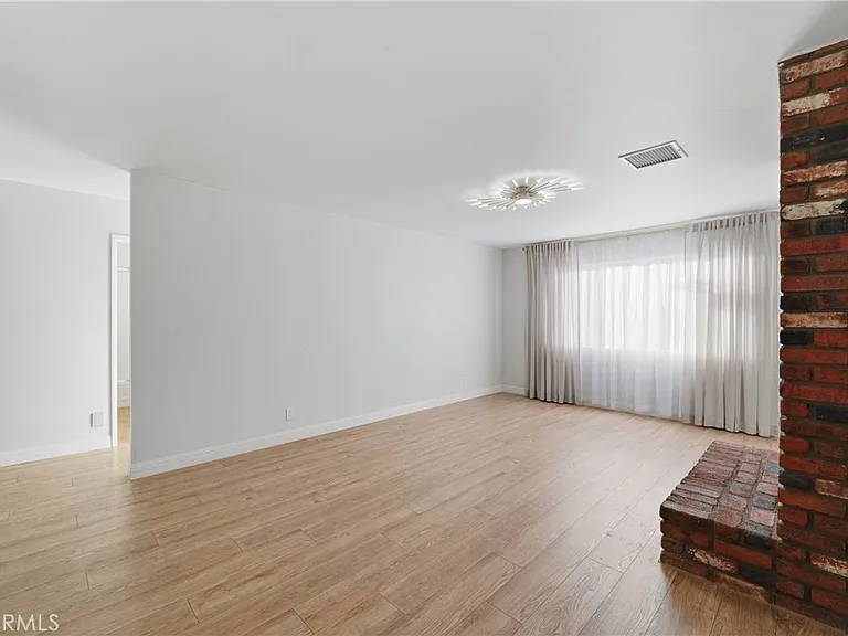 6255 Mitchell Ave — Photo 13