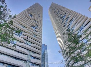 100 Harbour St #4202, Toronto, ON M5J 0B5