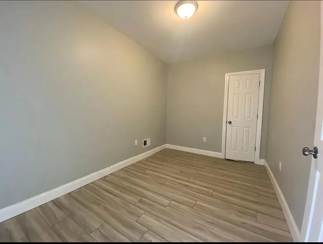 3 bed, $1,900 — Photo 3