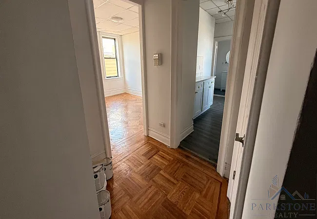 1 bed, 650 sqft, $2,200 — Photo 2