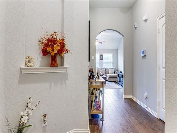 4th image of 4026 Eric Dr