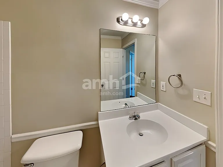 2923 Villa Lake Dr — Photo 17
