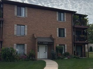 669 N Briar Hill Ln APT 3, Addison, IL 60101