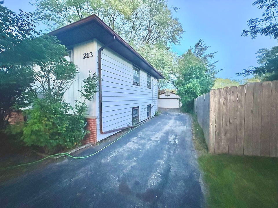 2nd image of 213 N Ridgemoor Ave