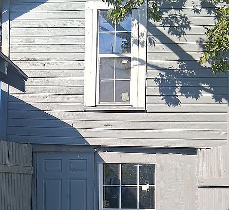 3rd image of 403 NW Columbia Ave