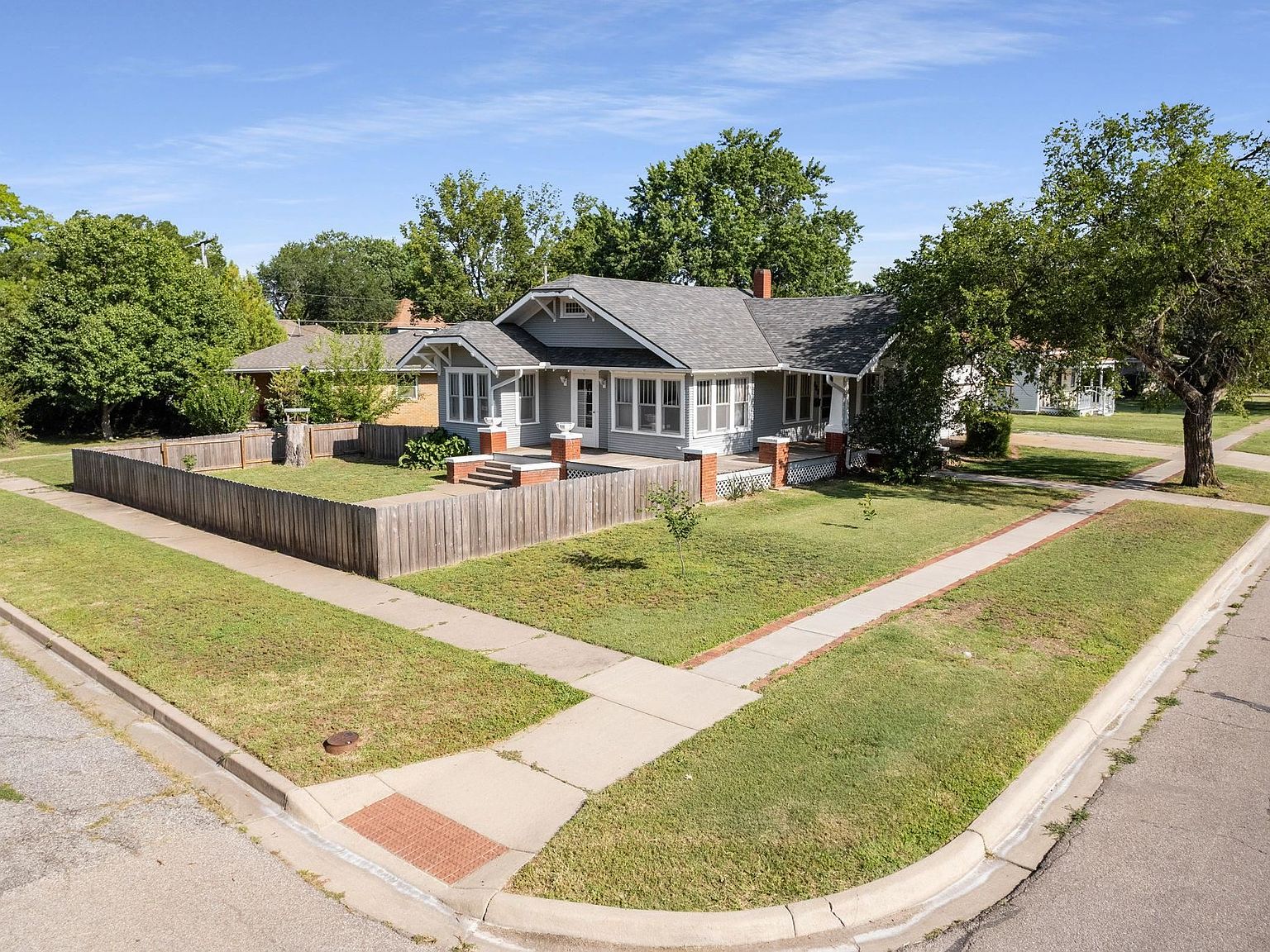 802 N B St, Wellington, KS 67152 Zillow