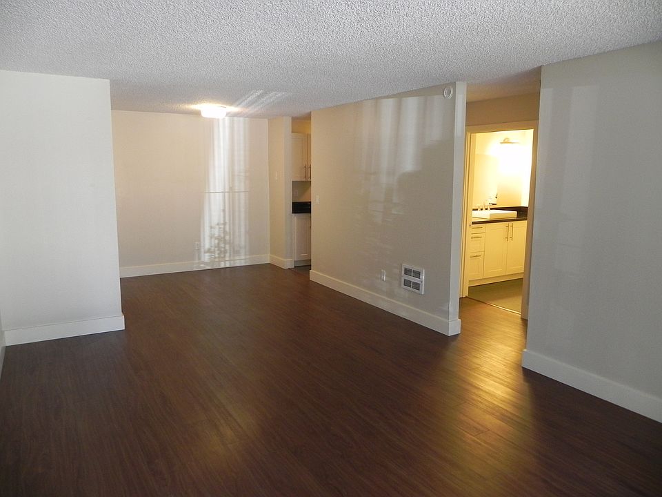 1st image of 400 Wheeler St S APT 213