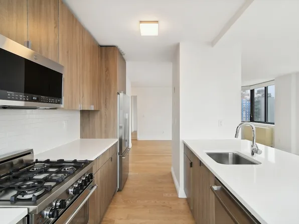 345 East 94th Street image 7 of 29