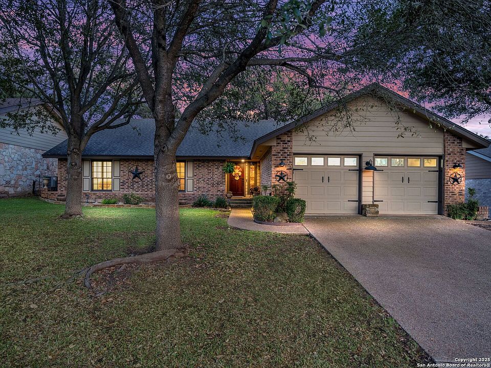 1st image of 15118 Mission Oaks