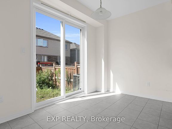 4th image of 353 Grovehill Cres