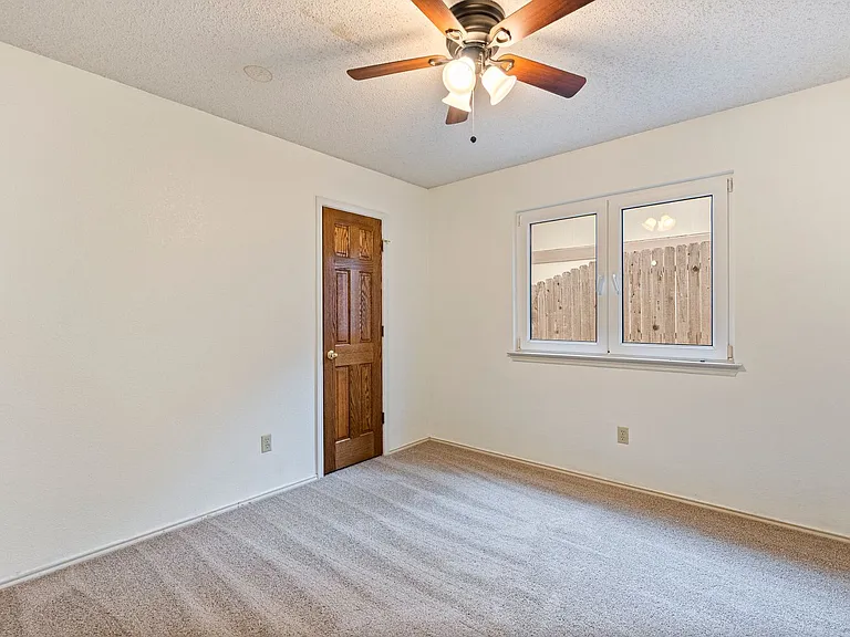 1603 Garnaas Dr — Photo 12