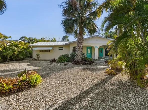 3757 Tropical Point Dr, Saint James City, FL 33956