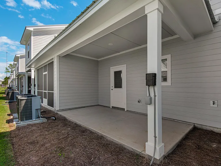 118 Date Palm Ln — Photo 32