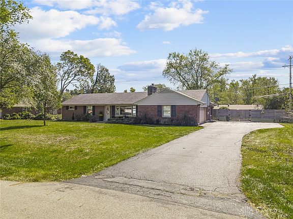 2nd image of 350 Jenny Ln