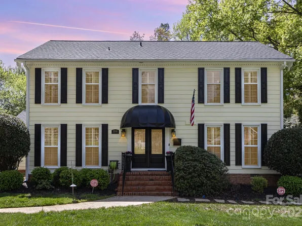 3916 Riverbend Rd, Charlotte, NC 28210