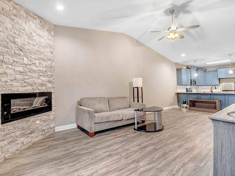 1504 S Taylor St #1 — Photo 5