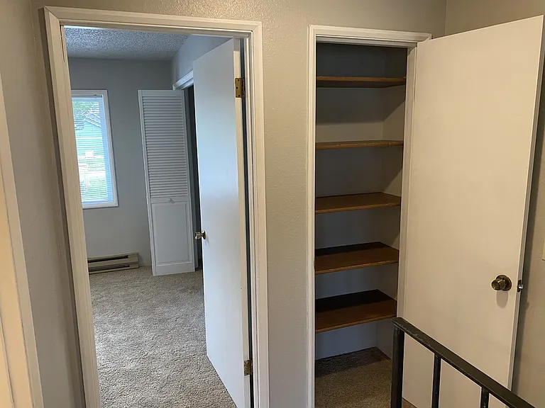 210 W Pacific Ave — Photo 6