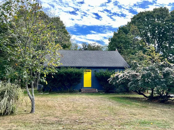 https://photos.zillowstatic.com/fp/30211255754b46196177879961bf6b86-p_e.webp