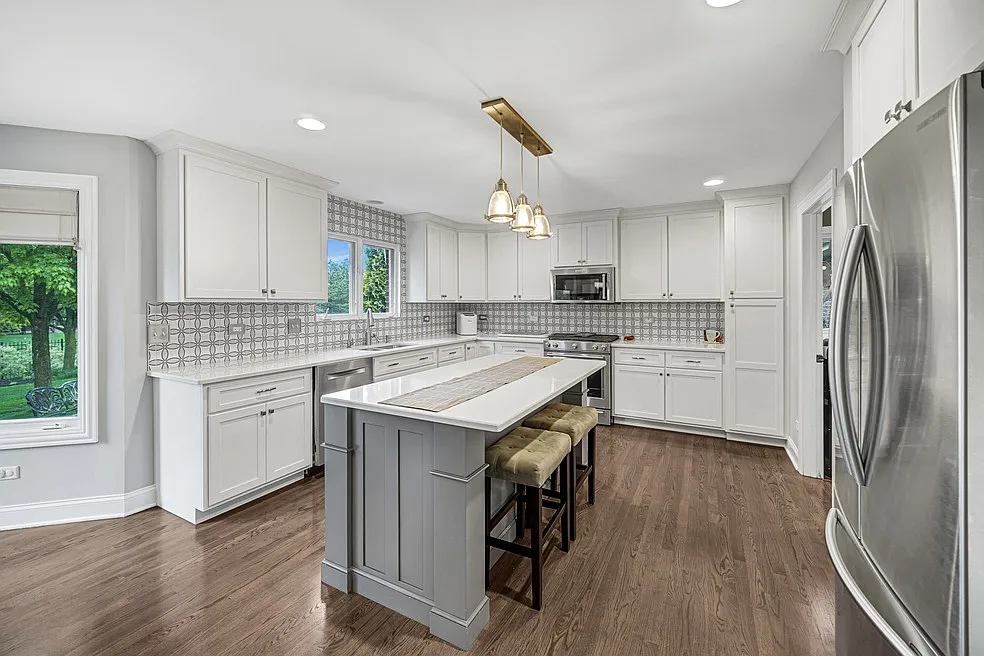 4 bed, 3170 sqft, $6,500 — Photo 3