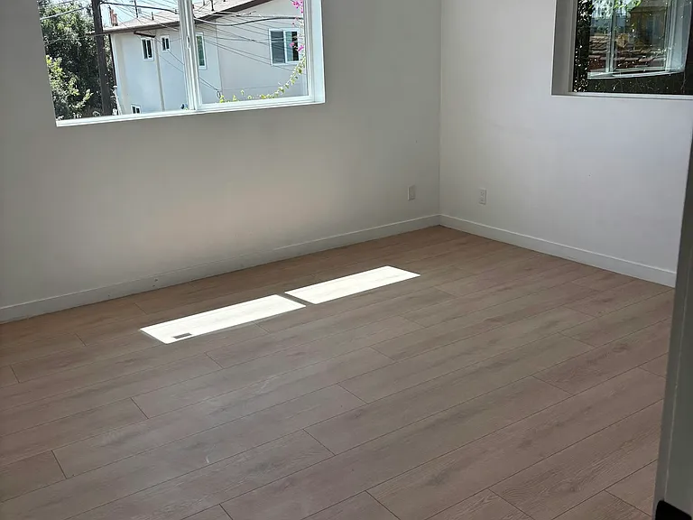 3015 S Norton Ave #1/4 — Photo 1