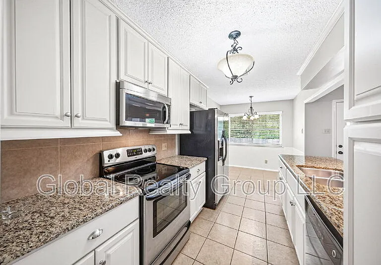 412 Cordoba Dr — Photo 9