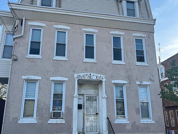 2nd image of 2666 Bridge St #0