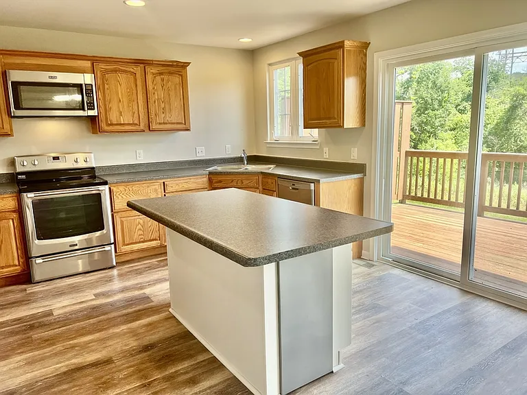 2408 Michael Dr — Photo 6