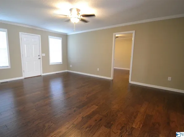 223 Devon Cir, Albertville, AL 35951